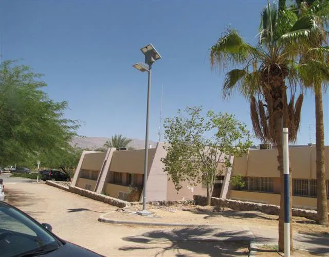 7M 2000lm-8000lm Solar Street Lights
